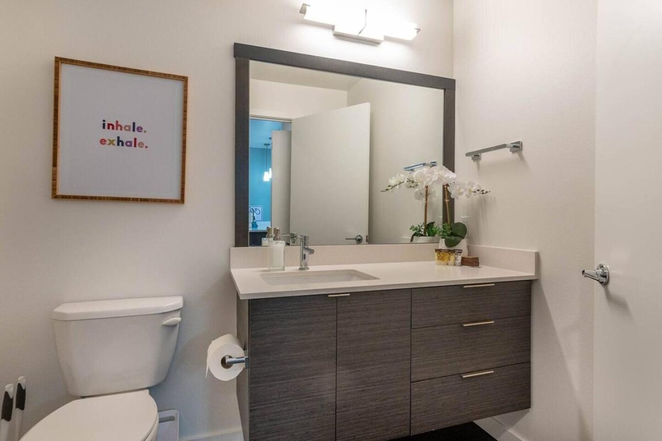 Self Check-In-Washer-Dryer-4Ksmart Tv-King Bed-Gym Tacoma Esterno foto